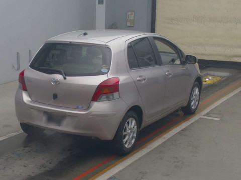 2010 Toyota Vitz SCP90[1]