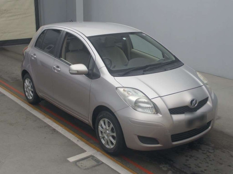 2010 Toyota Vitz SCP90[2]