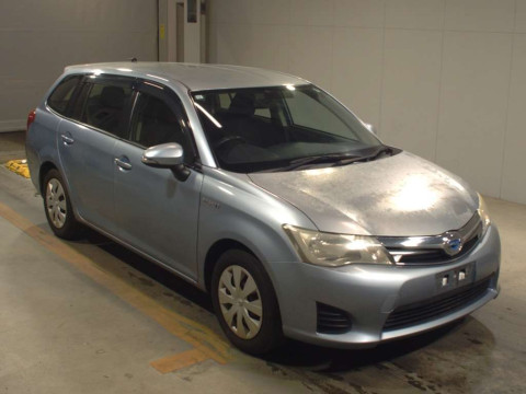 2013 Toyota Corolla Fielder NKE165G[2]