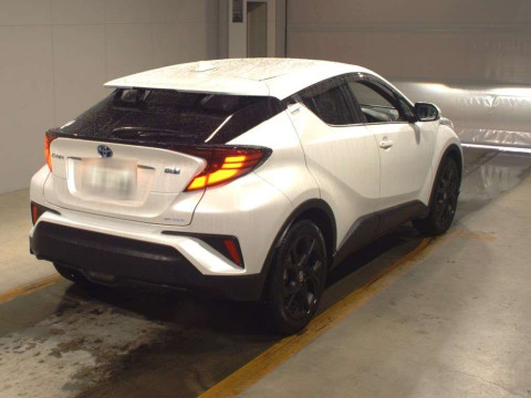 2022 Toyota C-HR ZYX11[1]