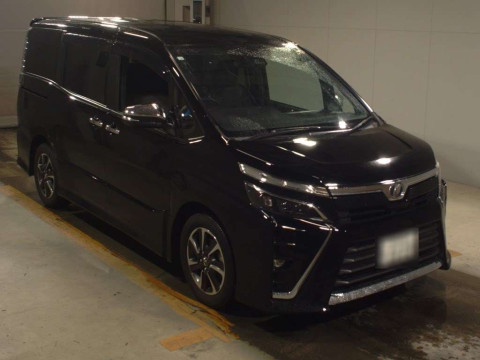 2018 Toyota Voxy ZRR80W[2]