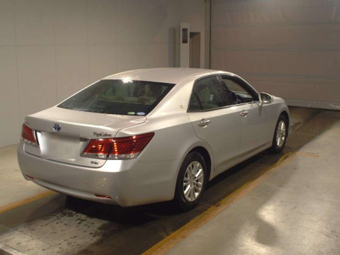 2013 Toyota Crown Hybrid AWS210[1]