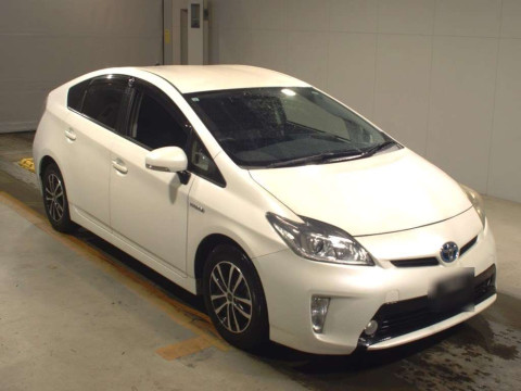 2013 Toyota Prius ZVW30[2]