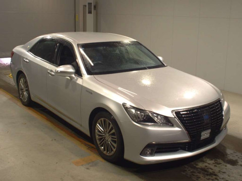 2014 Toyota Crown Hybrid AWS210[2]