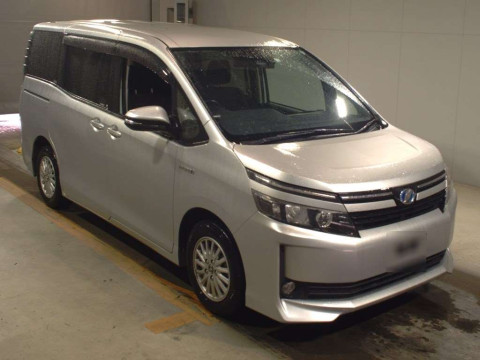 2016 Toyota Voxy ZWR80G[2]