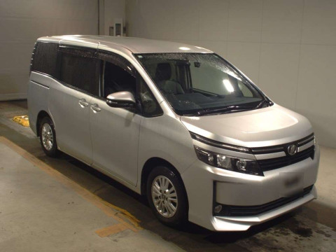 2014 Toyota Voxy ZRR80G[2]