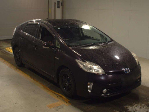 2013 Toyota Prius ZVW30[2]