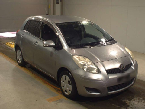 2008 Toyota Vitz SCP90[2]