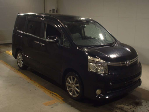 2007 Toyota Voxy ZRR70W[2]