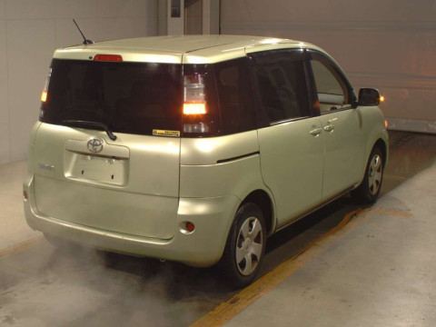 2012 Toyota Sienta NCP81G[1]