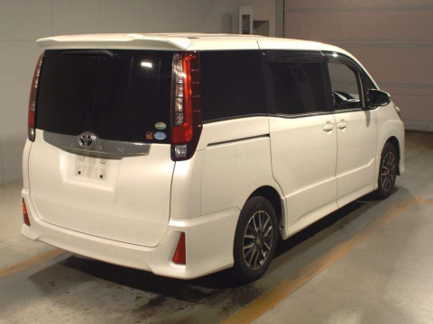 2016 Toyota Noah ZRR80W[1]