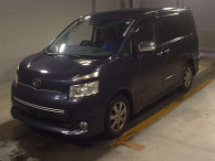 2009 Toyota Voxy