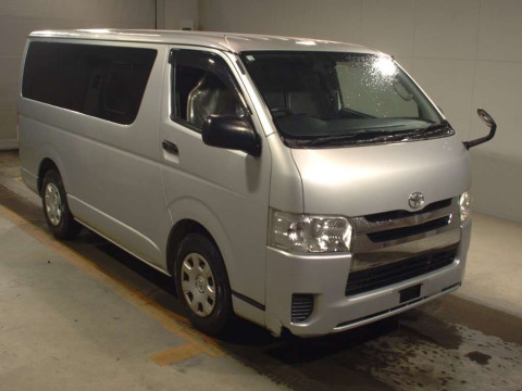 2014 Toyota Regiusace Van TRH200V[2]