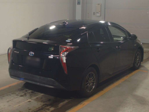 2016 Toyota Prius ZVW50[1]