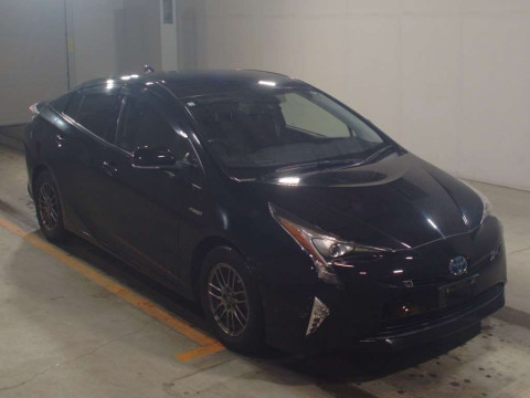 2016 Toyota Prius ZVW50[2]