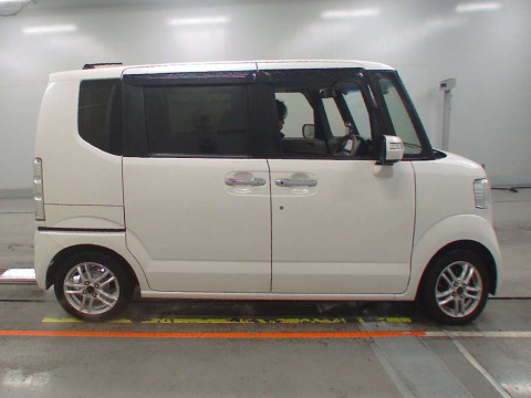 2016 Honda N-BOX JF1[2]