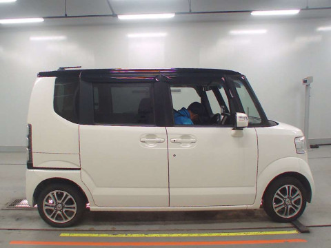 2015 Honda N-BOX JF1[2]