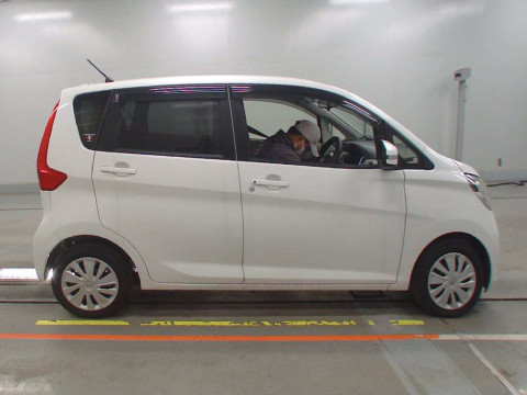 2015 Nissan DAYZ B21W[2]