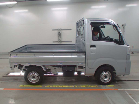 2024 Daihatsu Hijet Truck S510P[2]