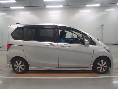 2010 Honda Freed GB3[1]