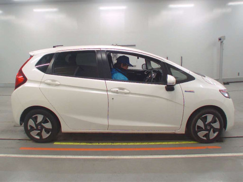 2014 Honda Fit Hybrid GP5[1]