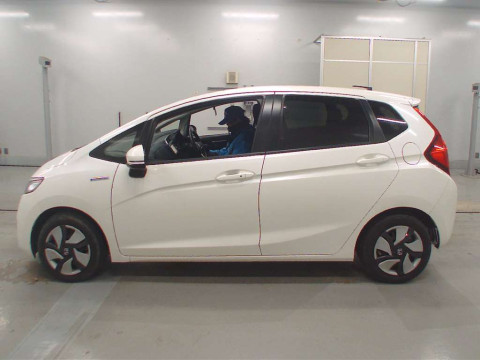 2014 Honda Fit Hybrid GP5[2]