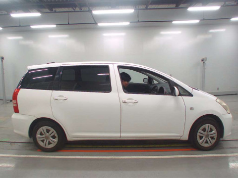 2004 Toyota Wish ZNE10G[1]