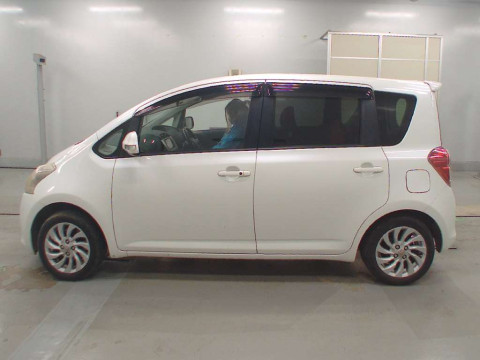 2008 Toyota Ractis NCP100[2]