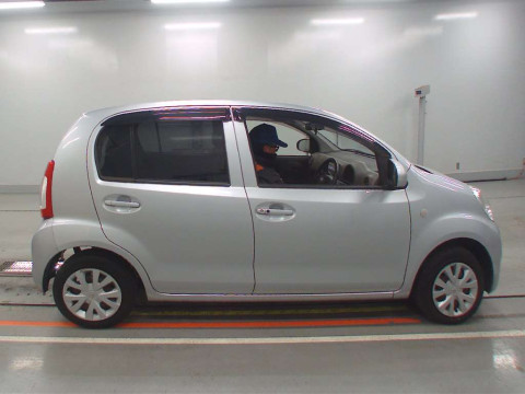 2014 Toyota Passo KGC30[1]