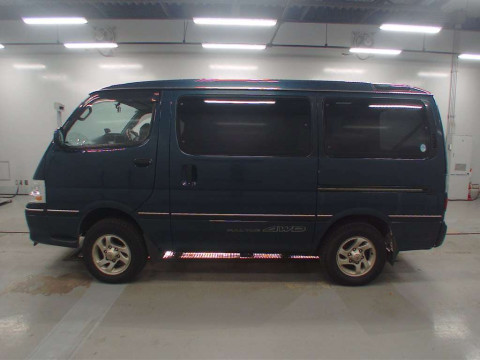 2002 Toyota Hiace Wagon KZH106W[2]