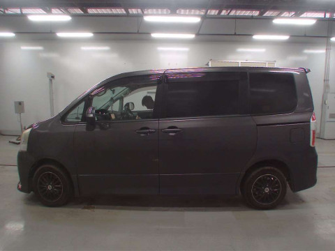 2008 Toyota Noah ZRR70W[2]