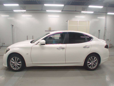 2010 Nissan Fuga KY51[2]