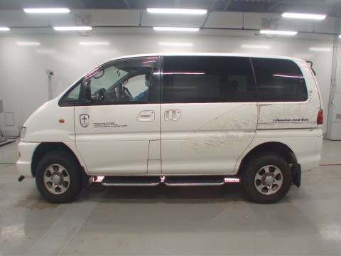 2000 Mitsubishi Delica Spacegear PD6W[2]