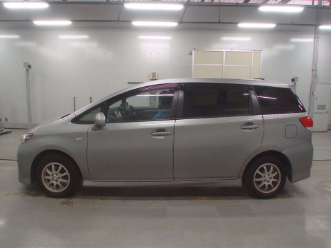 2010 Toyota Wish ZGE20G[2]