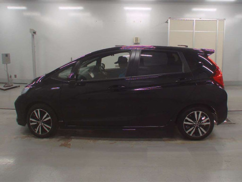 2017 Honda Fit Hybrid GP5[2]