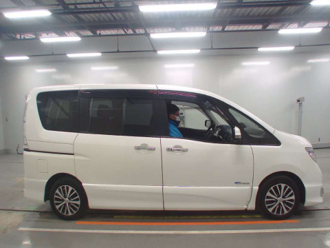 2014 Nissan Serena HFC26[1]