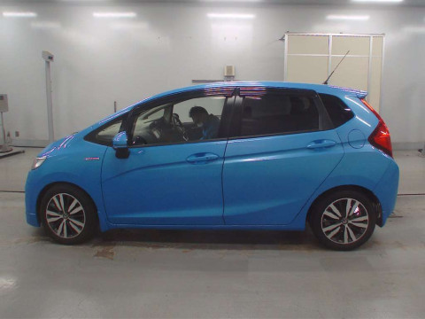 2014 Honda Fit Hybrid GP5[2]