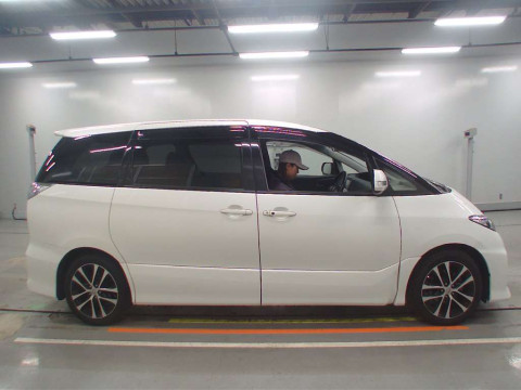 2013 Toyota Estima ACR50W[1]