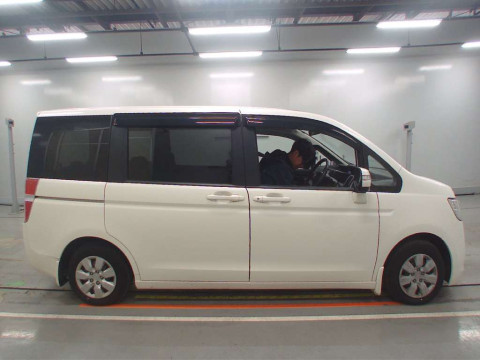 2010 Honda Step WGN RK1[1]