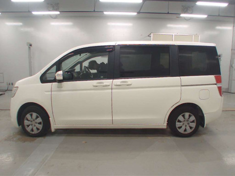 2010 Honda Step WGN RK1[2]