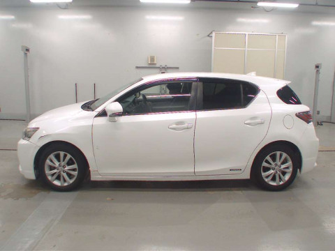 2014 Lexus CT ZWA10[2]