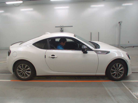 2014 Toyota 86 ZN6[1]