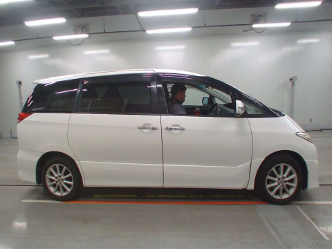 2010 Toyota Estima ACR55W[1]