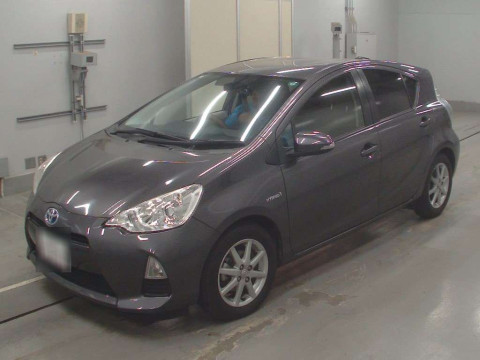 2013 Toyota Aqua NHP10[0]