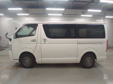 2004 Toyota Hiace Van TRH200V[2]