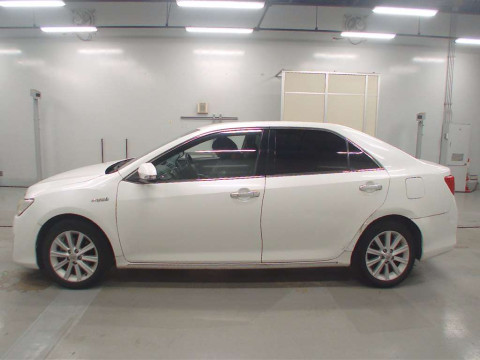 2011 Toyota Camry AVV50[2]