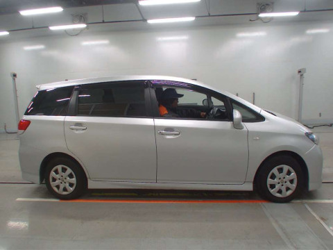 2012 Toyota Wish ZGE20G[1]