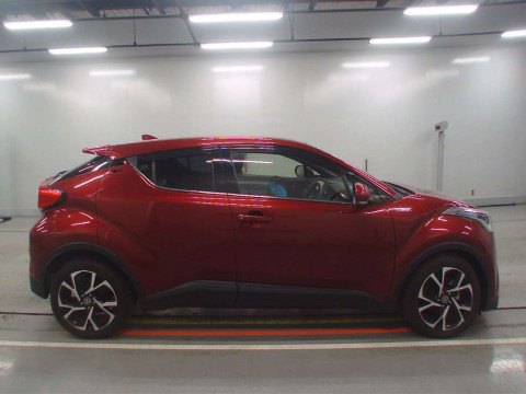 2017 Toyota C-HR ZYX10[1]