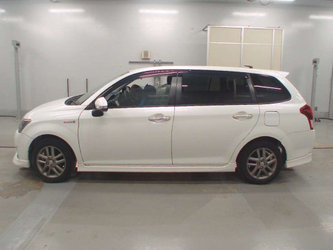 2014 Toyota Corolla Fielder NKE165G[2]