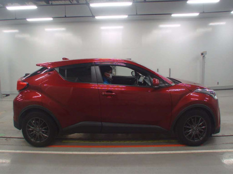 2017 Toyota C-HR ZYX10[1]